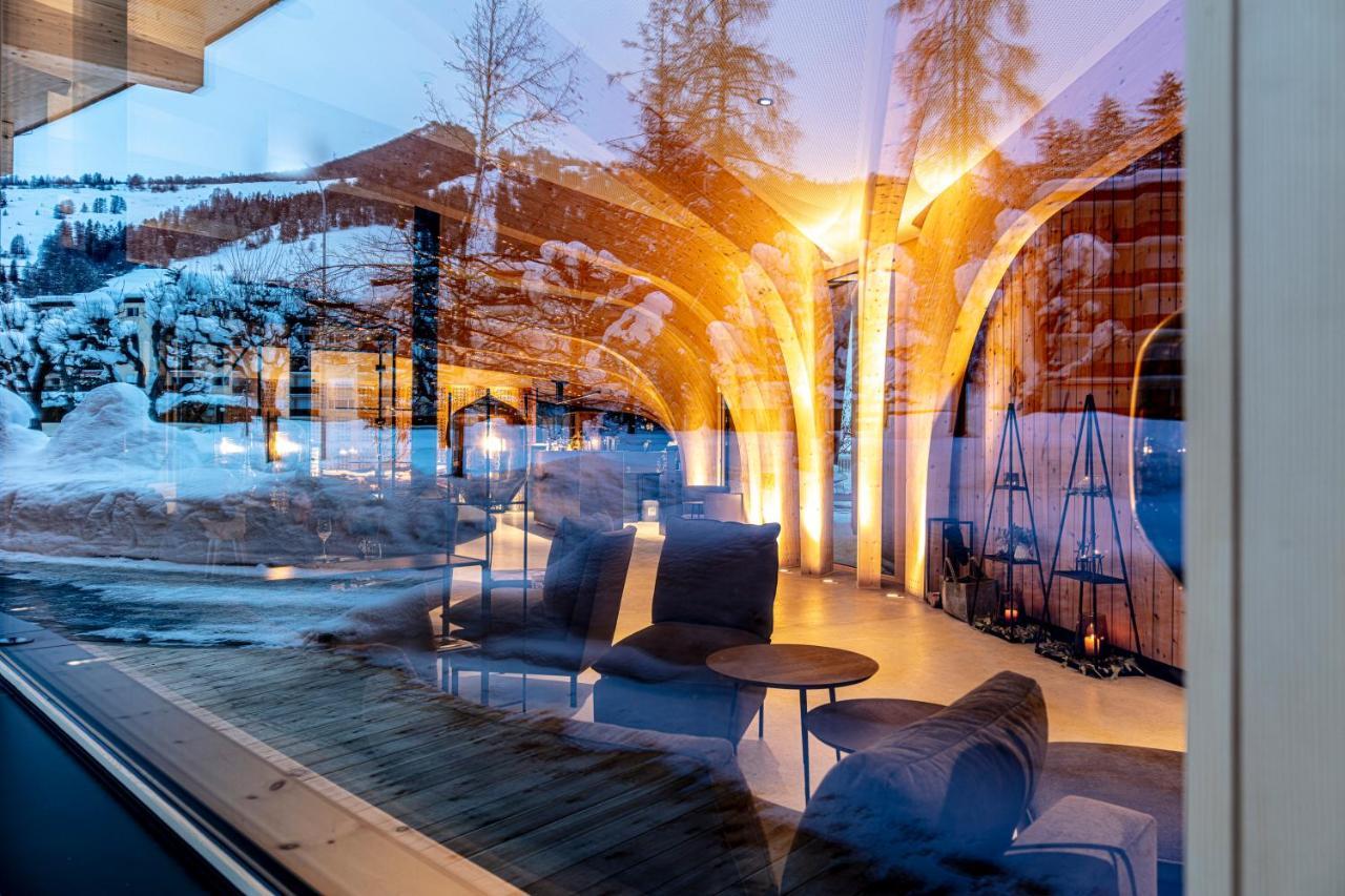 Hotel Arnica Scuol - Adults Only Esterno foto