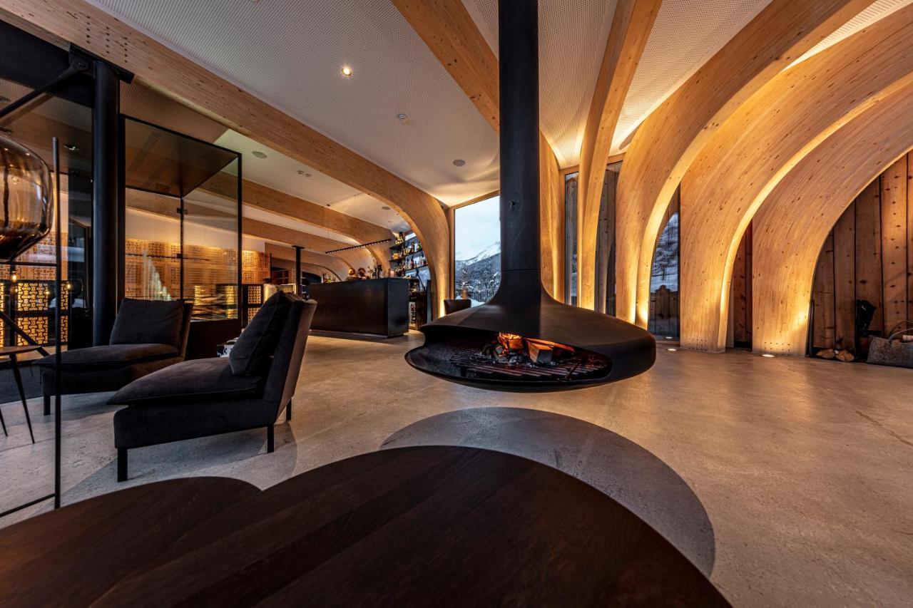 Hotel Arnica Scuol - Adults Only Esterno foto