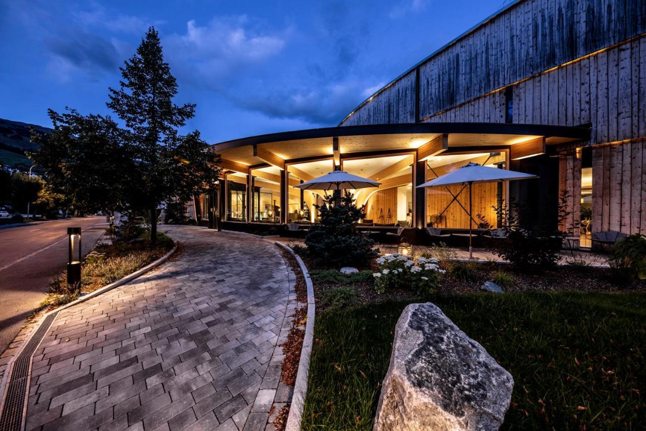 Hotel Arnica Scuol - Adults Only Esterno foto