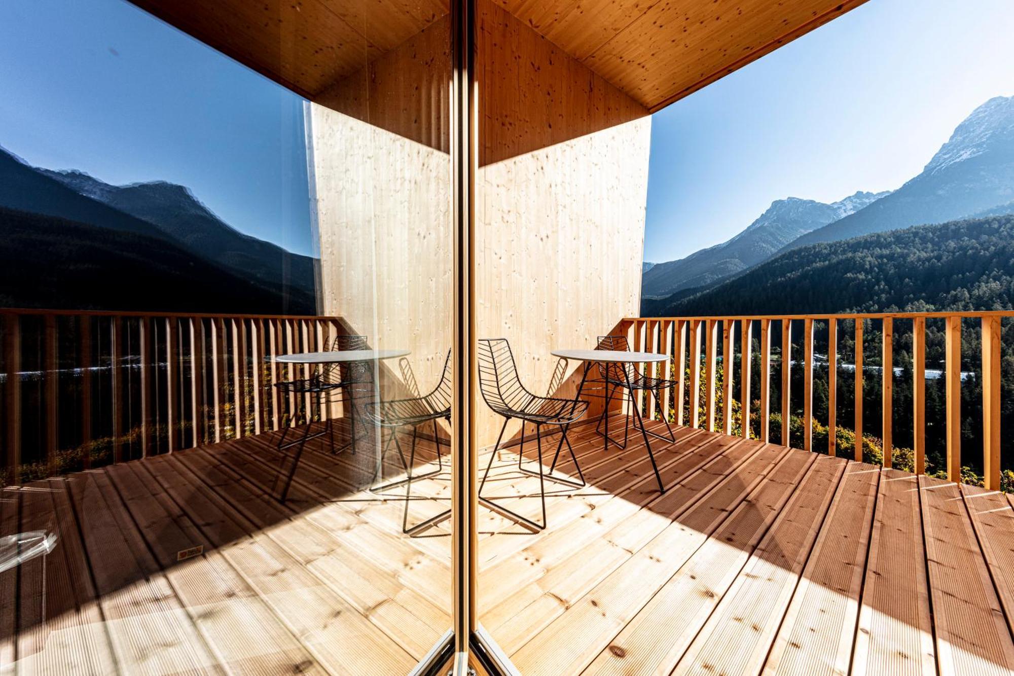 Hotel Arnica Scuol - Adults Only Esterno foto