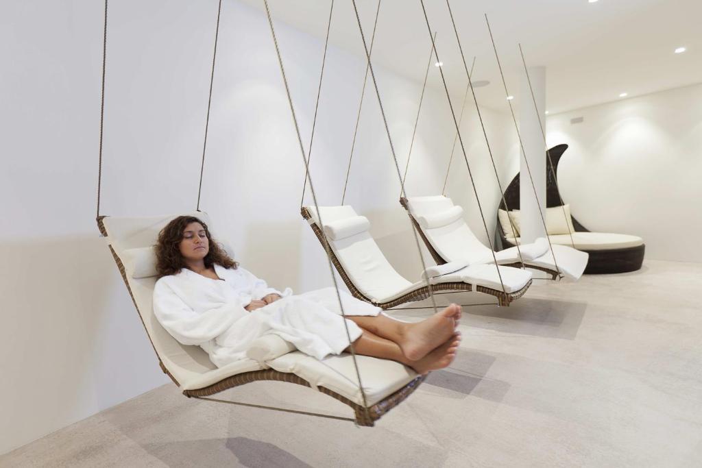Hotel Arnica Scuol - Adults Only Esterno foto